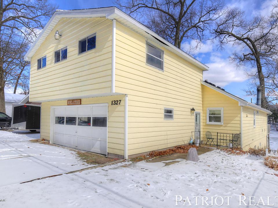 1st image of 1327 E Hess Lake Dr