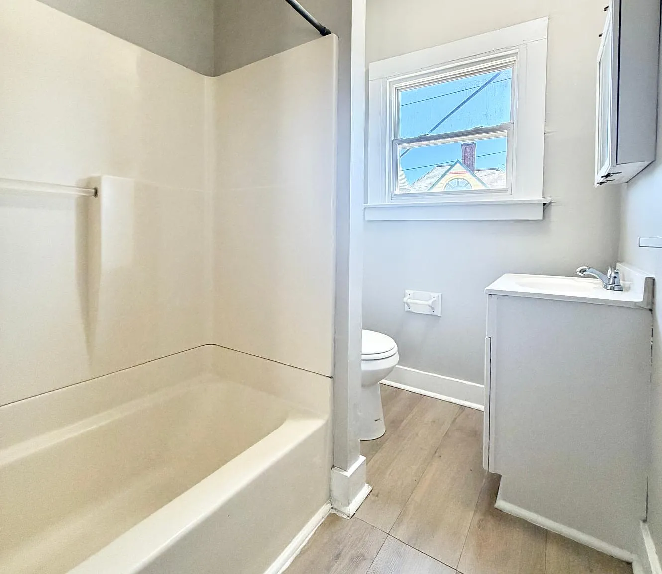 3 bed, 850 sqft, $1,575 — Photo 4