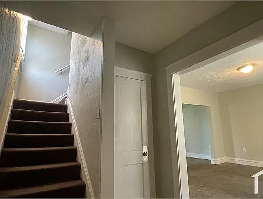 10301 Dickens Ave — Photo 9