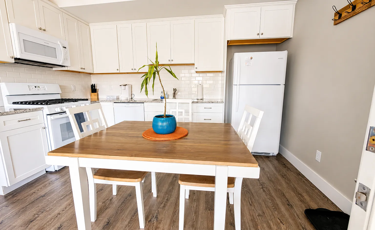 2 bed, 753 sqft, $1,800 — Photo 4