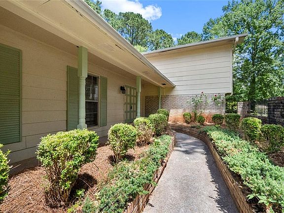 2nd image of 4000 Pinehurst Pl