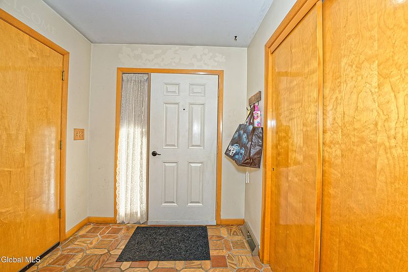 4th image of 1841 Tower Street