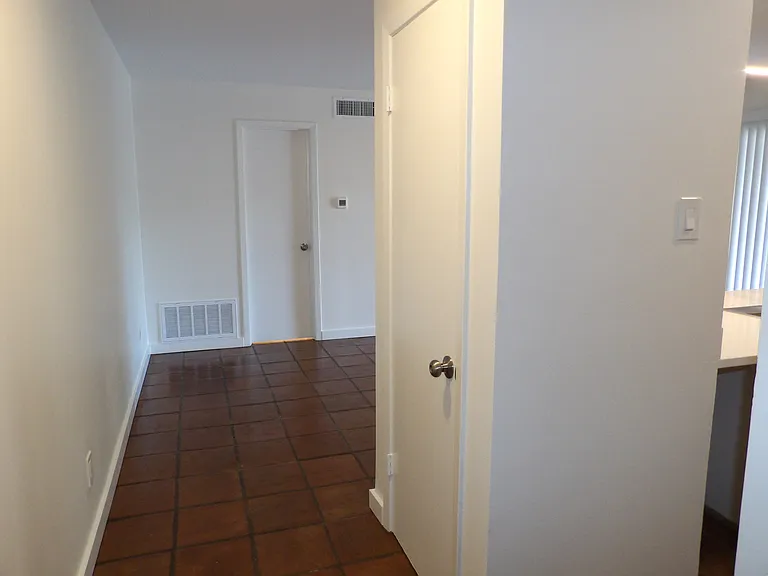 4432 Buena Vista St #102 — Photo 13