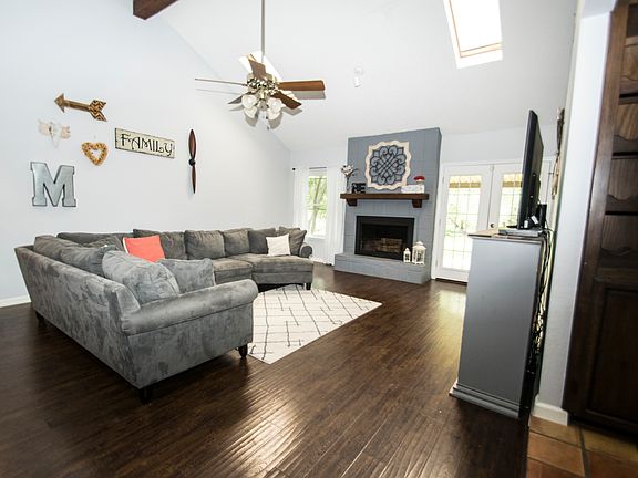 3rd image of 19635 Encino Way