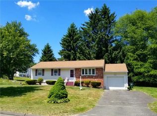 11 Hemlock Rd, Prospect, CT 06712