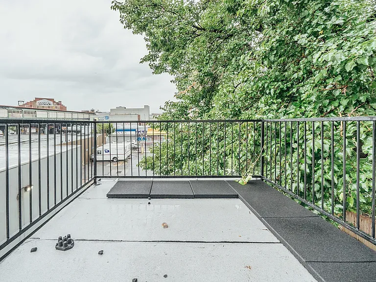 15 Palmetto St #5D — Photo 6