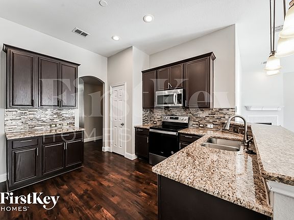 5th image of 502 Dover Park Trl