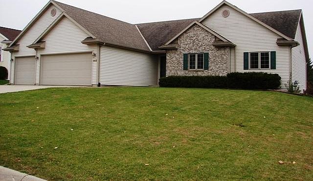 1st image of 1413 Stoneridge Dr
