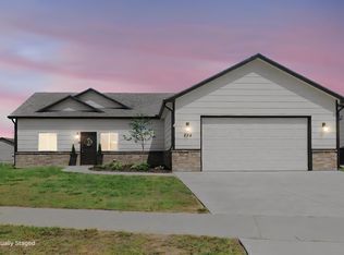 724 N Redbud Ave, Valley Center, KS 67147
