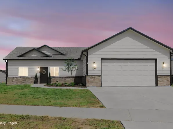 724 N Redbud Ave, Valley Center, KS 67147
