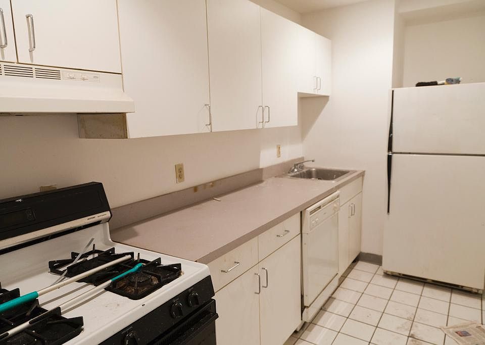 1st image of 337 Lexington Ave