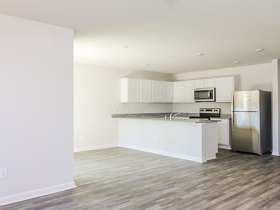 3rd image of 2183 Bayside Dr SW