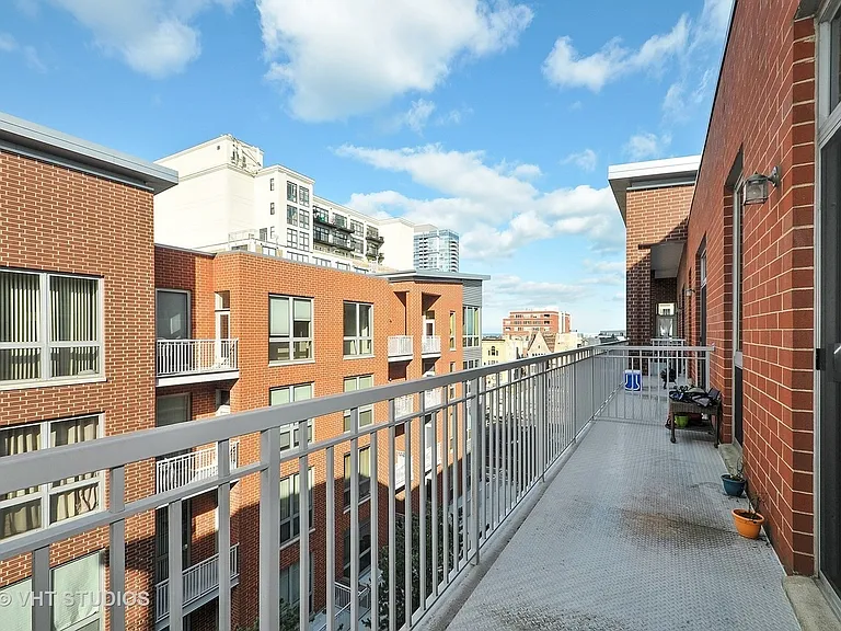 2035 S Indiana Ave #504 — Photo 9