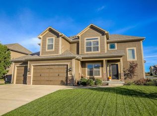 2200 SW Hawk View Rd, Lees Summit, MO 64082