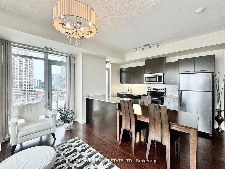 365 Prince Of Wales Dr E #1002 — Photo 4