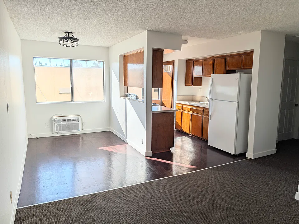 628 N Alexandria Ave #10