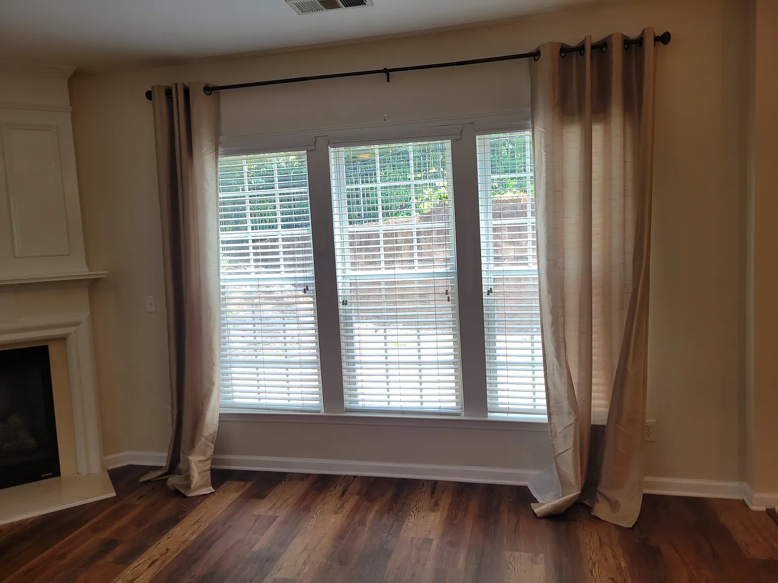 3 bed, 2.5 bath, 1744 sqft, $2,850 — Photo 3