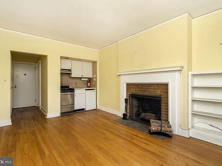 44 Nassau St #G — Photo 12
