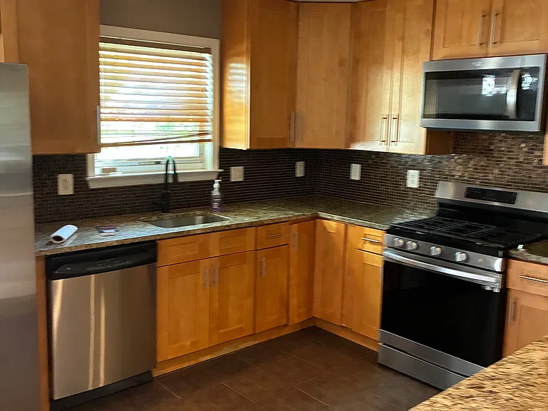 2521 Markham Ln — Photo 9