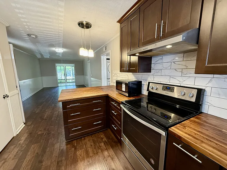 Beautiful Cabinets and Backsplash