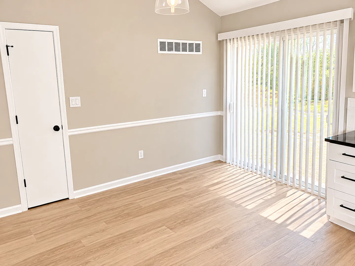 New Look, Fresh Feel, Perfect Place to Call Home! — Photo 4