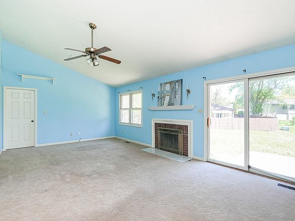 4th image of 690 Vicksburg Ct