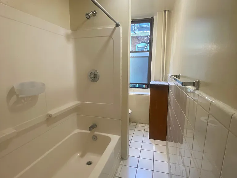 1100 S 46th St #2A — Photo 14