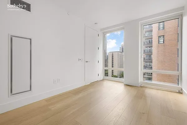 Rented by Sotheby's International Realty | media 22