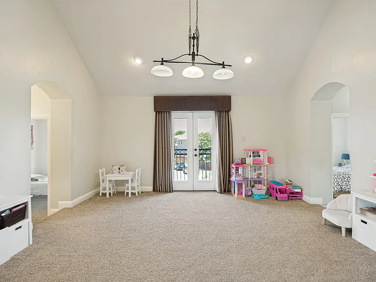 4828 Pyramid Dr — Photo 19
