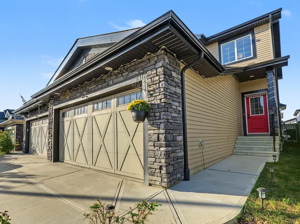 9316 Pear Line SW, Edmonton, AB T6X 2V9