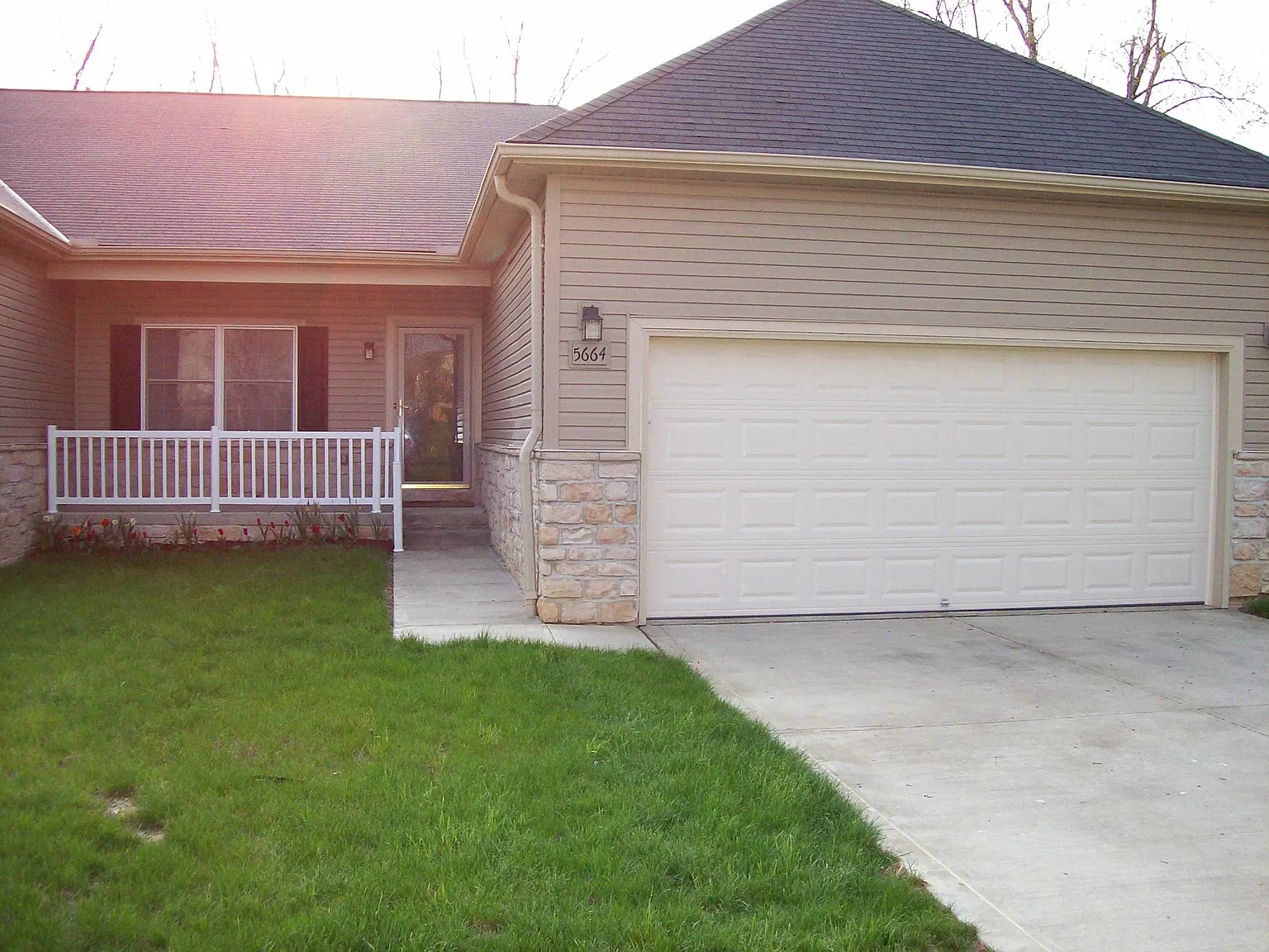 2 bed, 1690 sqft, $1,950 — Photo 2