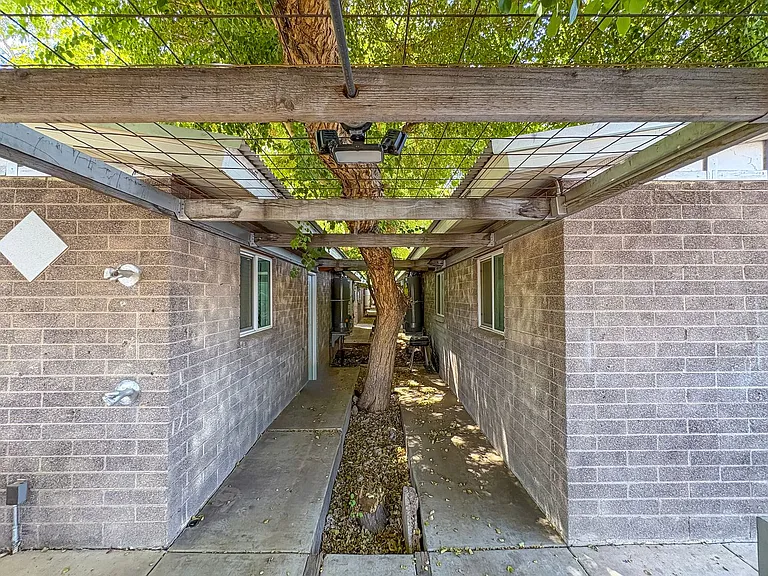 2222 S Rural Rd — Photo 10
