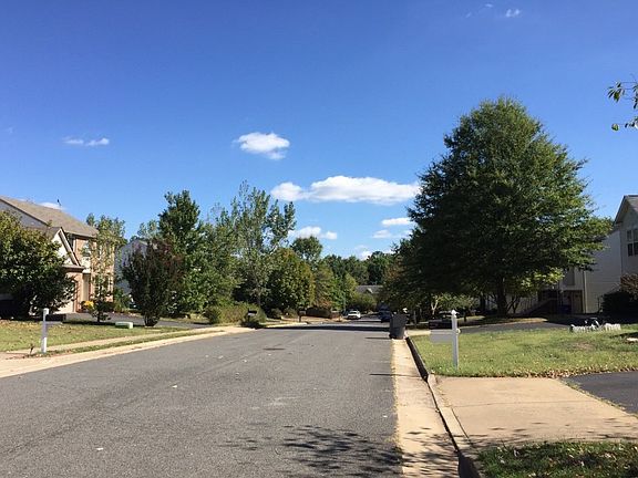 4th image of 9269 Hillis Ct
