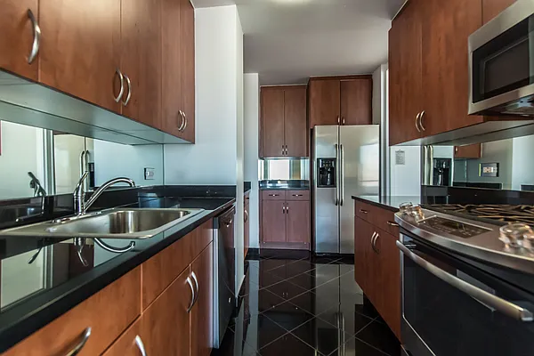 Rented by Solow Realty | media 19