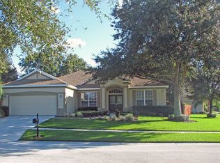 2201 Lodgeview Way, Valrico, FL 33596