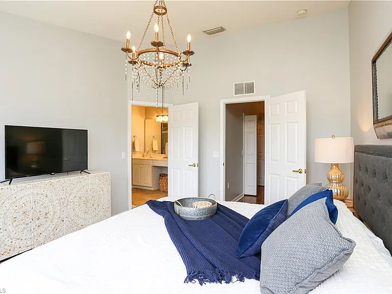 960 Hampton Cir #80 — Photo 38