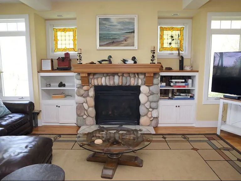 4455 N Lakeshore Dr — Photo 14