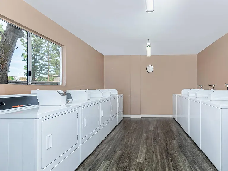 Pinecrest Apartment Homes — Photo 10