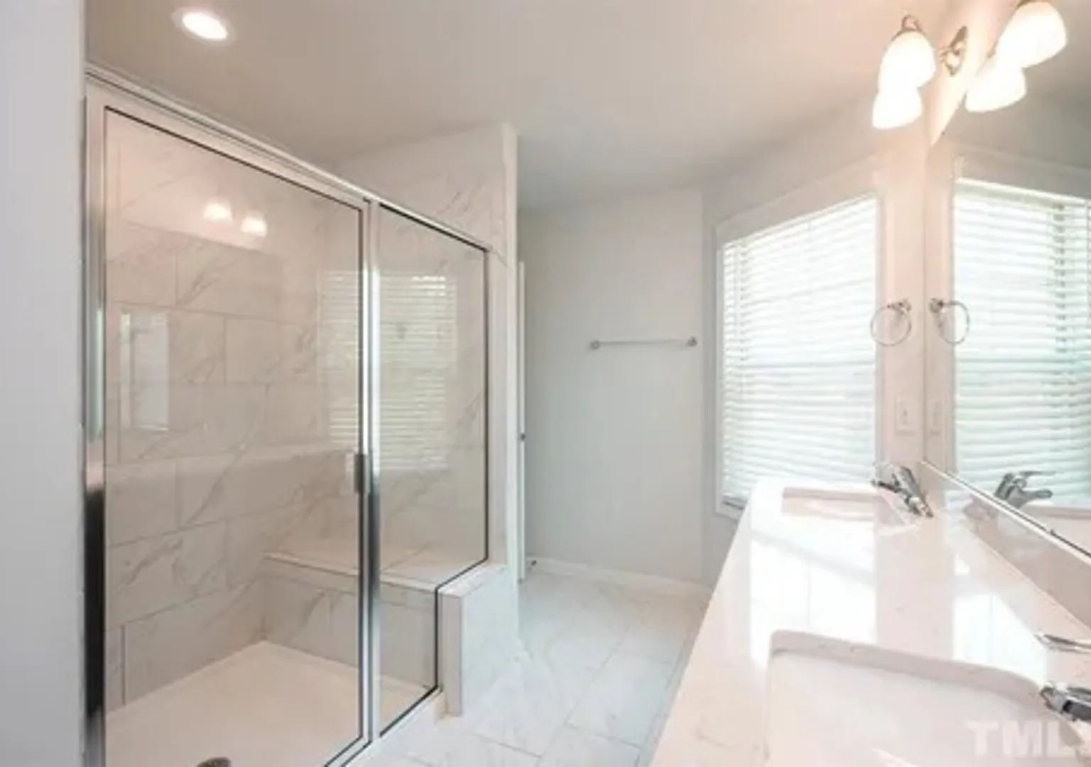 Fully Furnished 3BR | 2.5BA Townhouse w/ Office & Garage — Photo 4