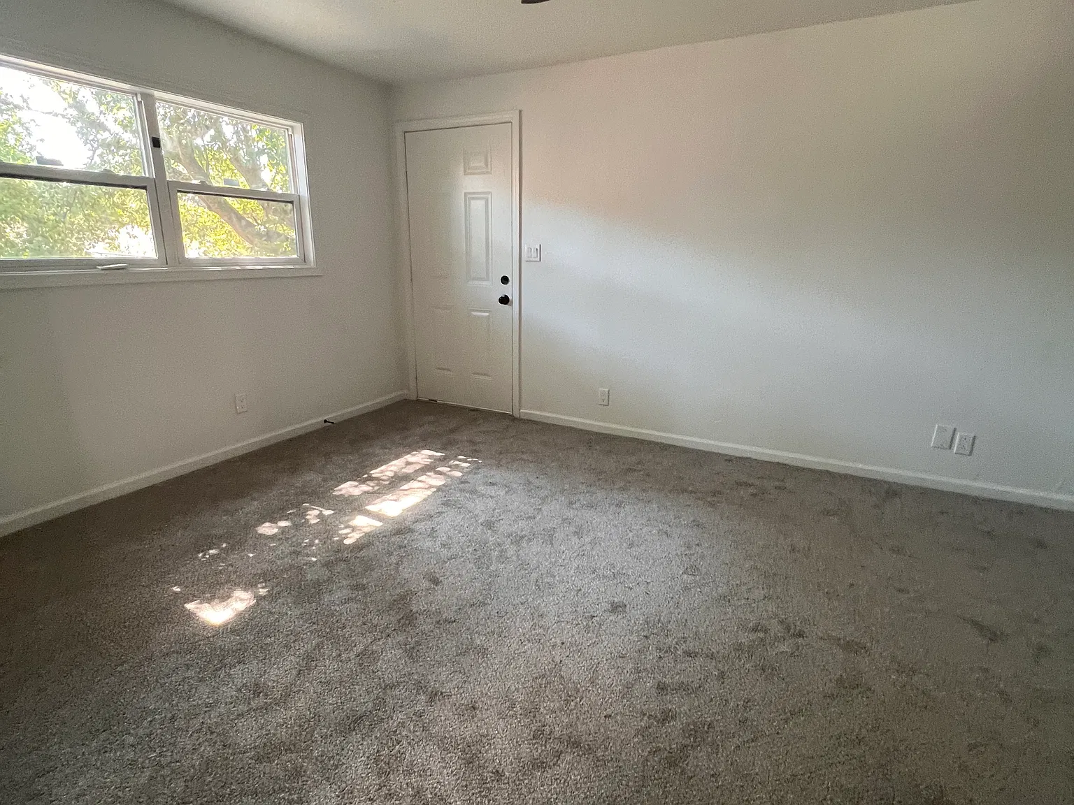 4 bed, 2.5 bath, 2032 sqft, $2,200 — Photo 3