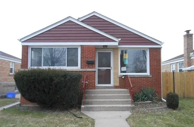 3238 Sarah St photo 1