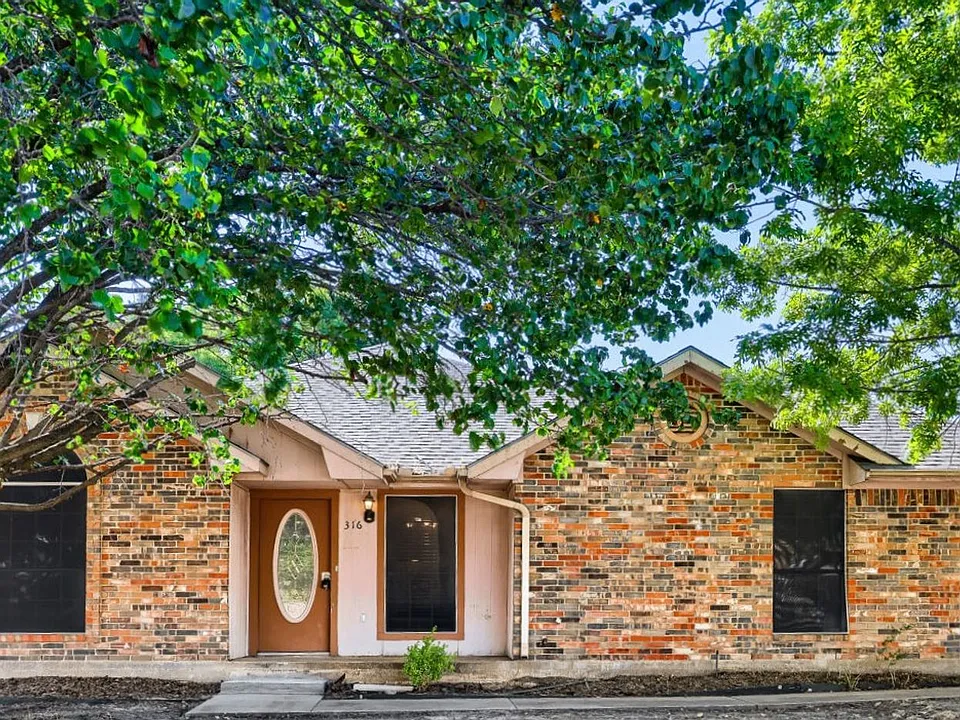 316 Peachtree Ln
