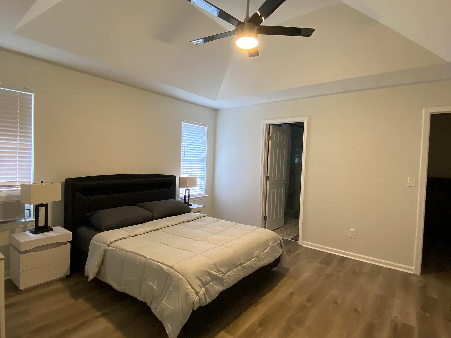 Clare Cottage Trce SW, Marietta — Photo 1