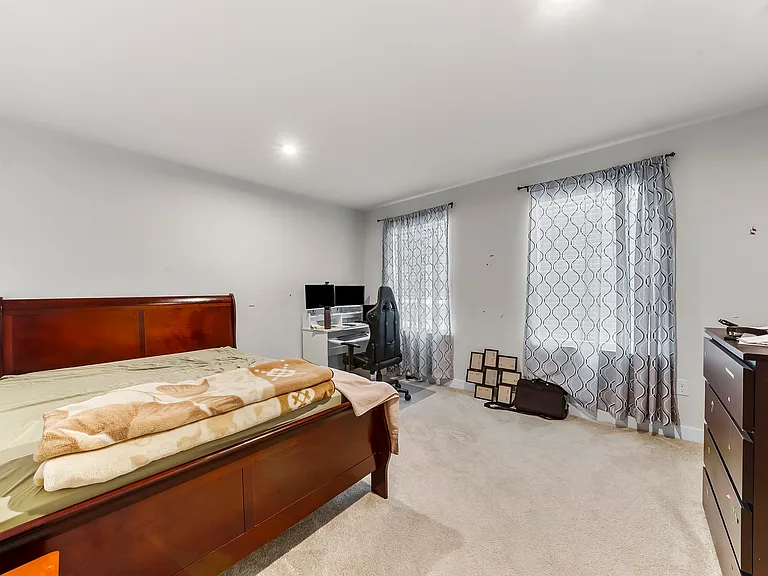 305 Goodwick Dr — Photo 32