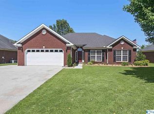 1915 Red Sunset Dr, Decatur, AL 35603