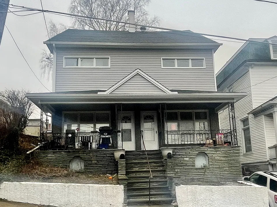 114-116 8th Ave #2