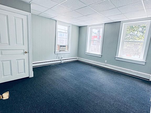 4th image of 323 Cumberland St #2A