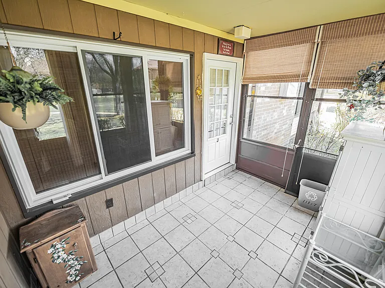 118 Amberly Dr #J — Photo 20