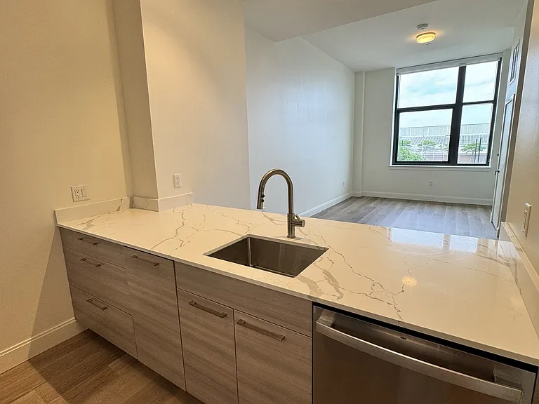 1077 Commonwealth Ave #209J — Photo 3