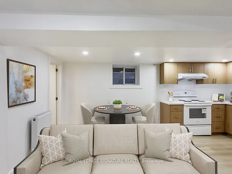 896 Bathurst St #BASEMENT — Photo 3